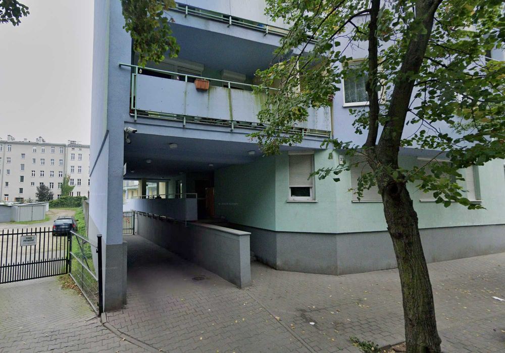 Miejsce postojowe naziemne w Poznaniu ul. Robocza 33, brama na pilota, Wilda