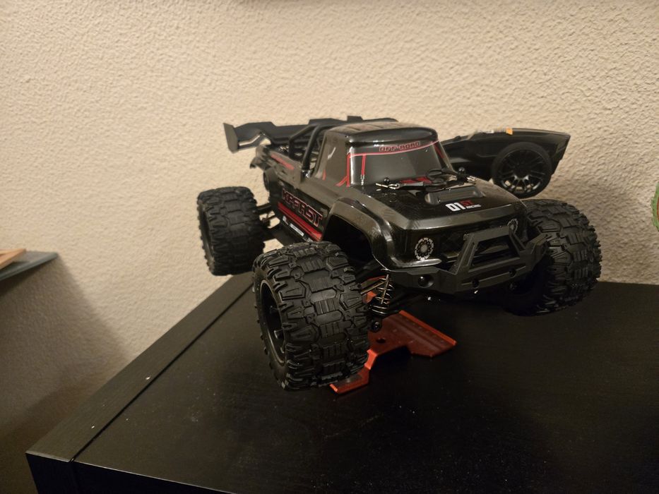 Vendo rc car kf18 escala 1/14 3s 80kmh