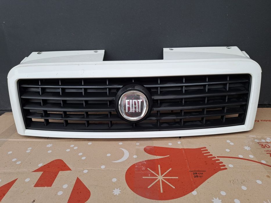 Бампер, решітка Фіат Добло 223 (2005-2010 роки) Fiat Doblo