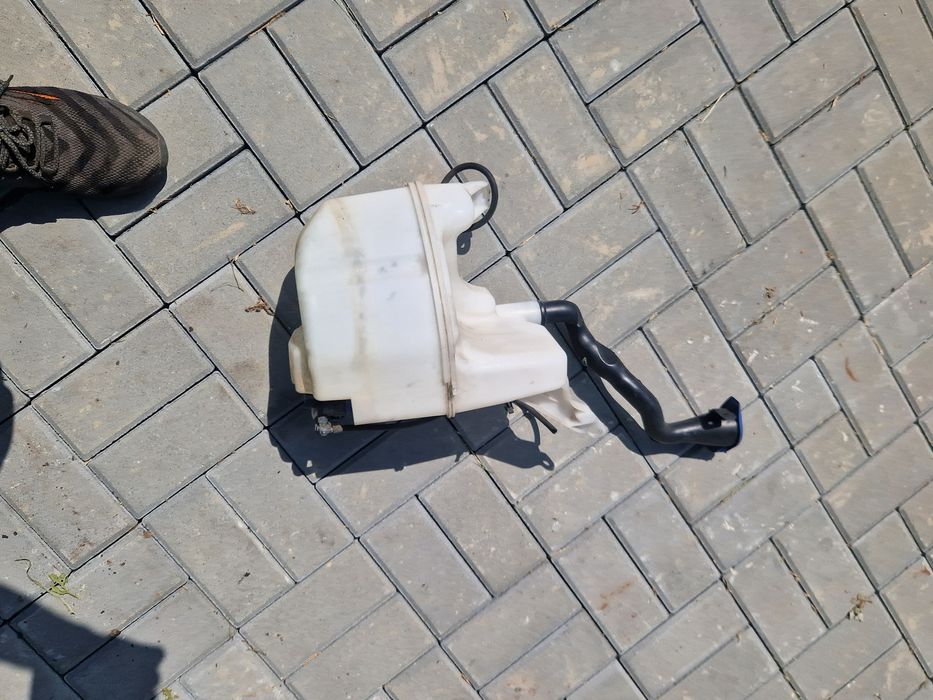 Zbiorniczek spryskiwaczy volvo v60