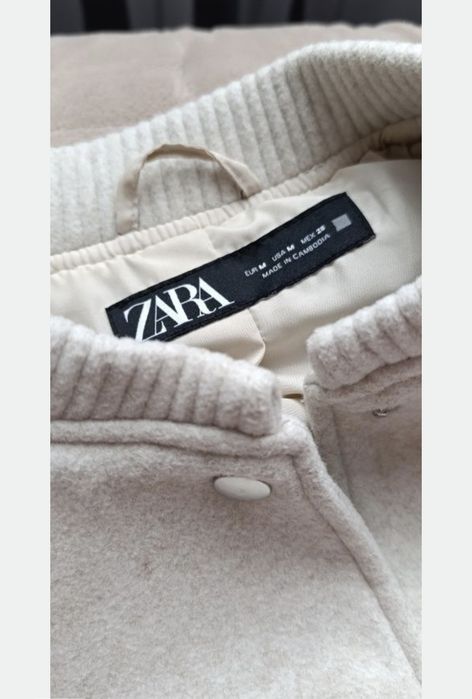 Бомбер Zara молочного кольору М-Л