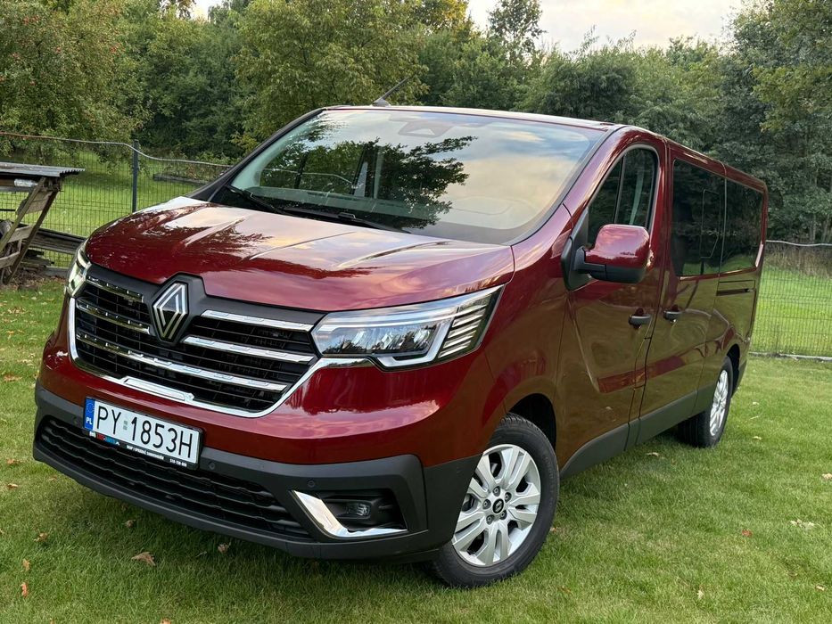 Wynajem Bus Renault Trafic 9 osób 2025 rok, LONG