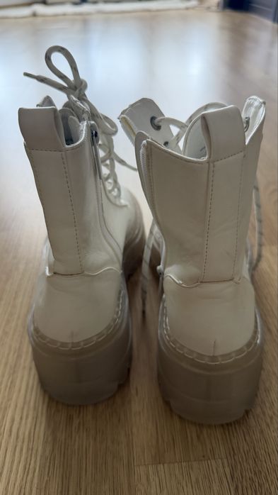 Жіночі Bershka демісезонні черевики / ботинки 36 р.