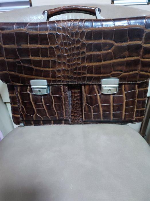 Продам портфель мужской кожаный