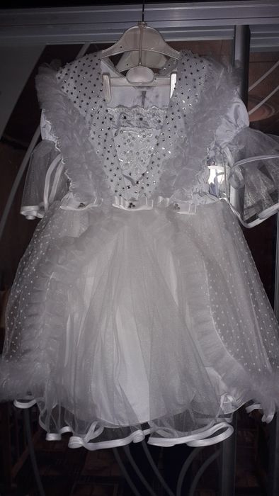 Нарядное платье очень красивое