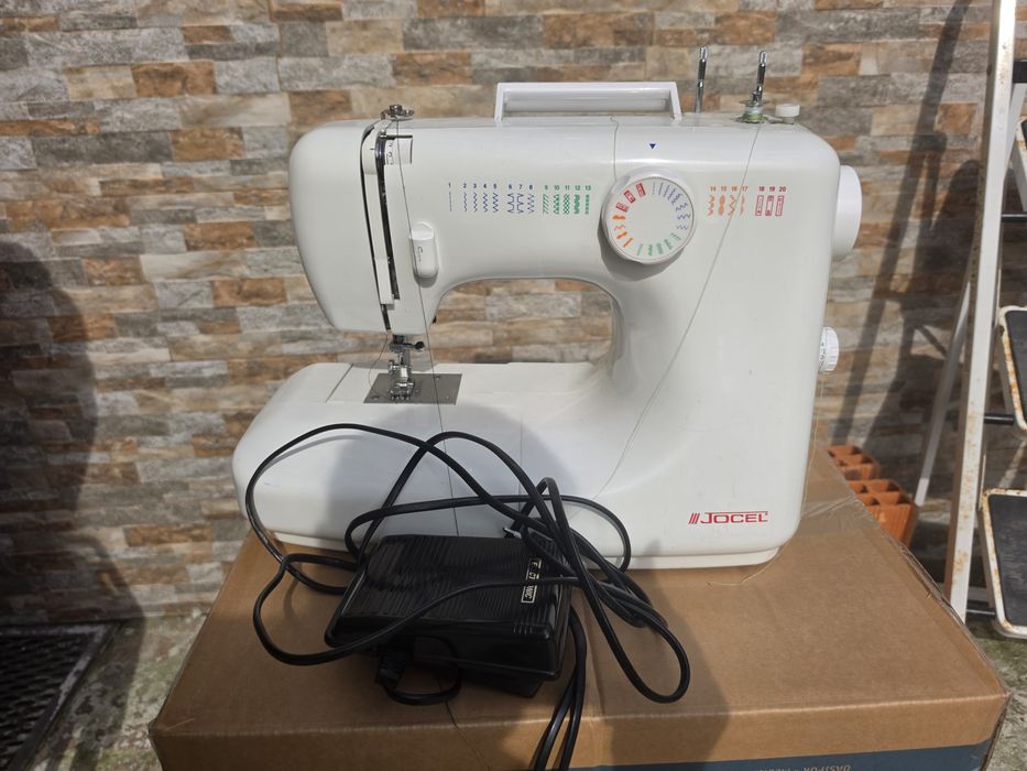 Máquina de costura jocel