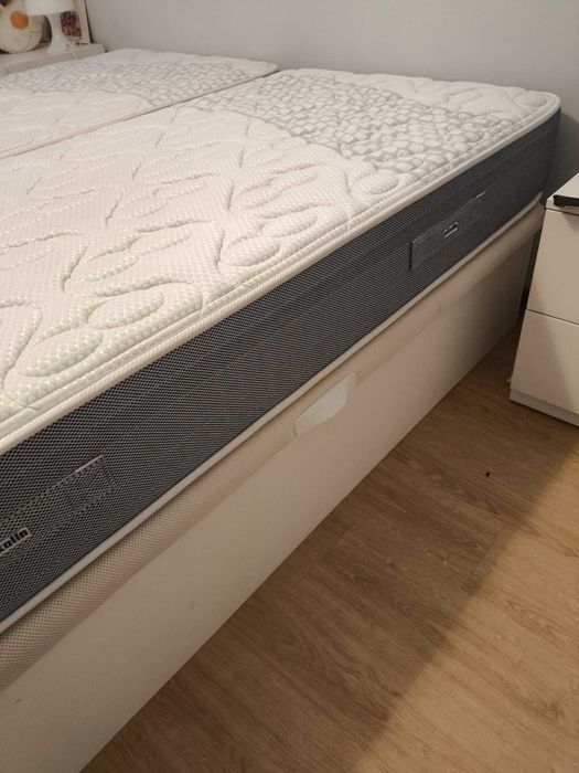 Cama solteiro com arrumação