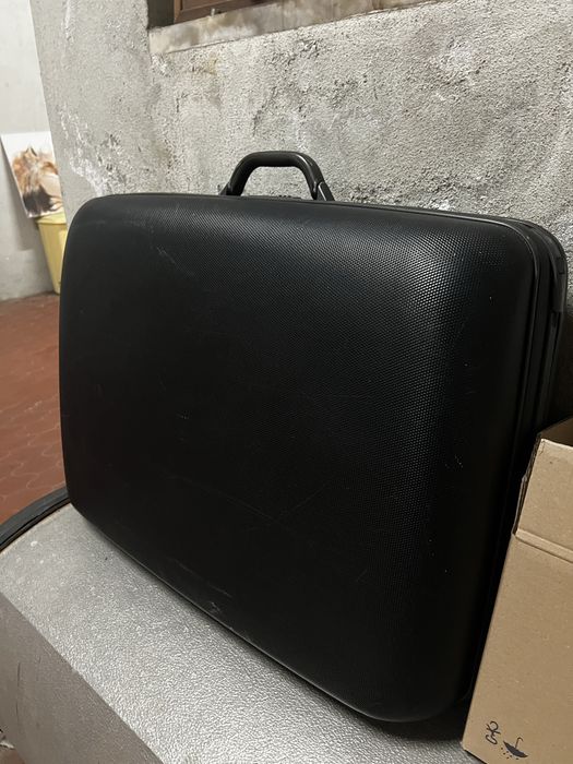 Mala de Viagem Rígida Samsonite com Segredo (62x49 cm) – Preta