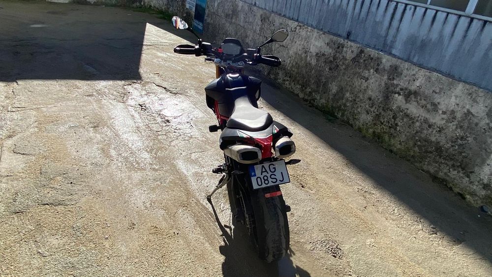 Aprilia Dorsoduro 900