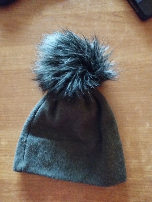 Czapka suwa z pompinikiem