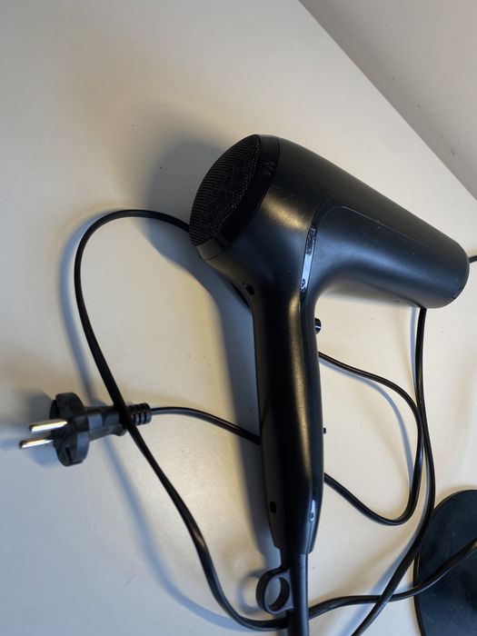 Потужний фен Philips ThermoProtect 2100W — сушить за хвилини, не палить волосся!