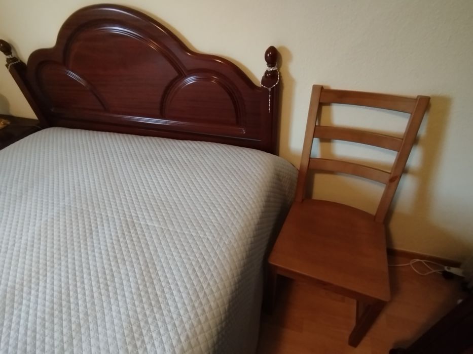 Cama casal (completa) + mesinha + guarda-vestidos64285603702658121