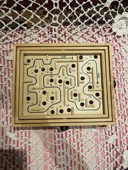 Labirinto jogo de madeira