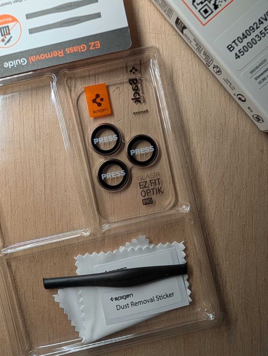 Spigen 1-Pack iPhone 16 Pro / Pro Max Desert Titanum - osłona aparatu