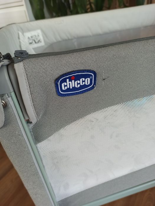 Łóżeczko, dostawka dla niemowląt Chicco plus gratisy