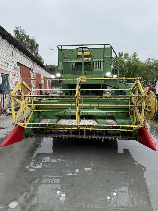 Комбайн John Deere 925