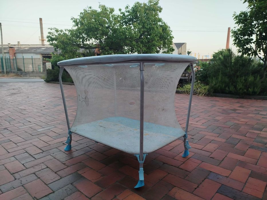 Aranha e parque para bebés