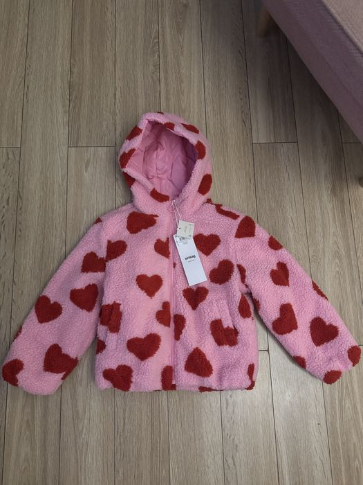 Sinsay kurtka baranek różowa w czerwone serca rozmiar 116cm.