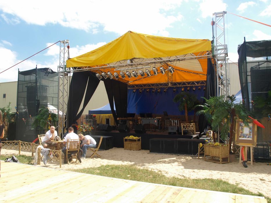 Sprzedam okazja ! / Scena / dach 8/8 kratownica Alu / podesty podłoga sceny / cały komplet sceny/
