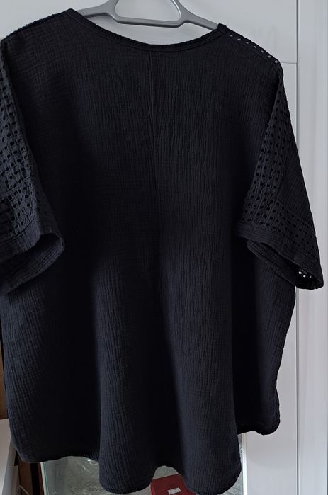 Śliczna duża czarna  bluzka damska roz 58