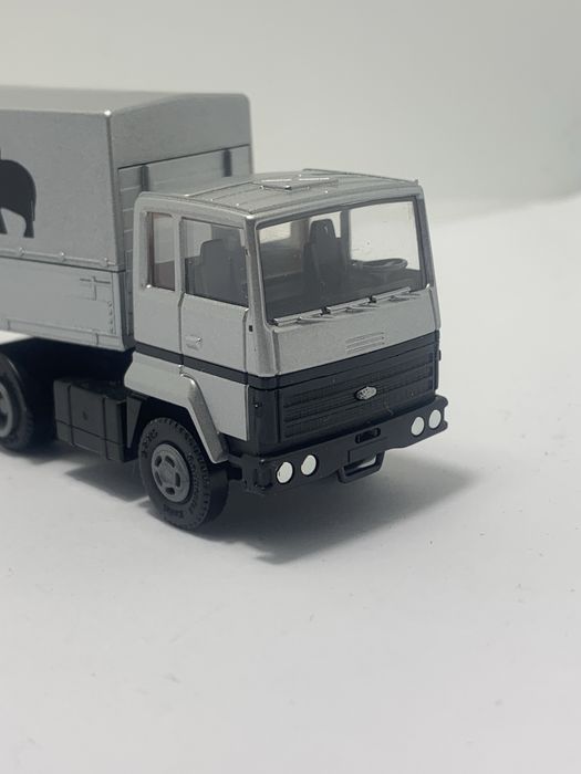 Ford Herpa escala 1/87