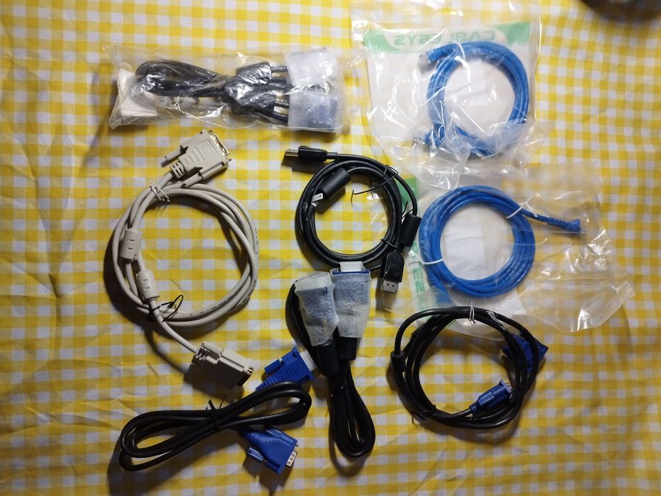 Fajny zestaw kabli do PC łan VGA DVI