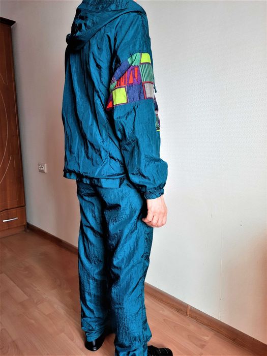 Женский спортивный костюм