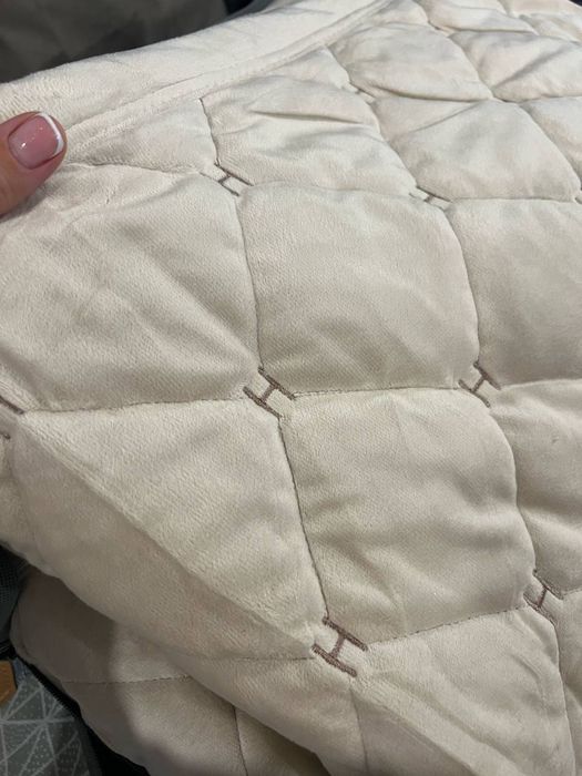 Покривало стегане та утеплене синтепоном