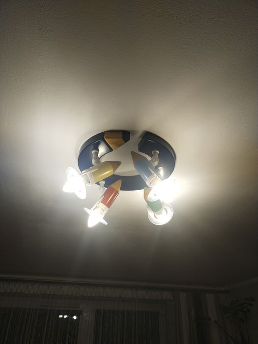 Super lampa sufitowa KREDKI dla dzieci