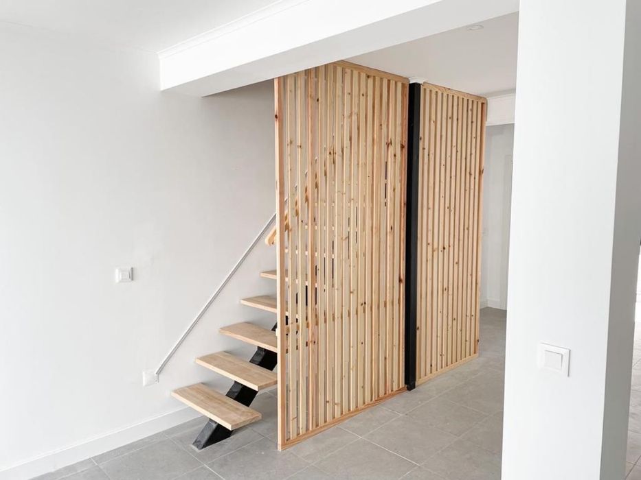 Degraus de madeira maciça por medida