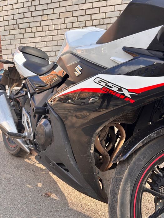 Suzuki GSX 250R 2017