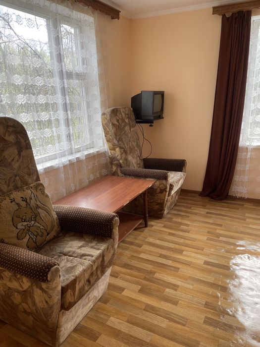 Продам дачний будинок