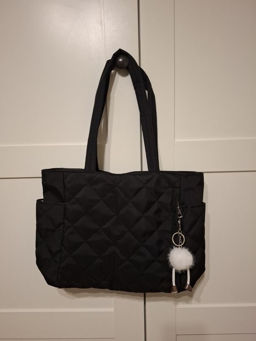 Torebka czarna pikowana