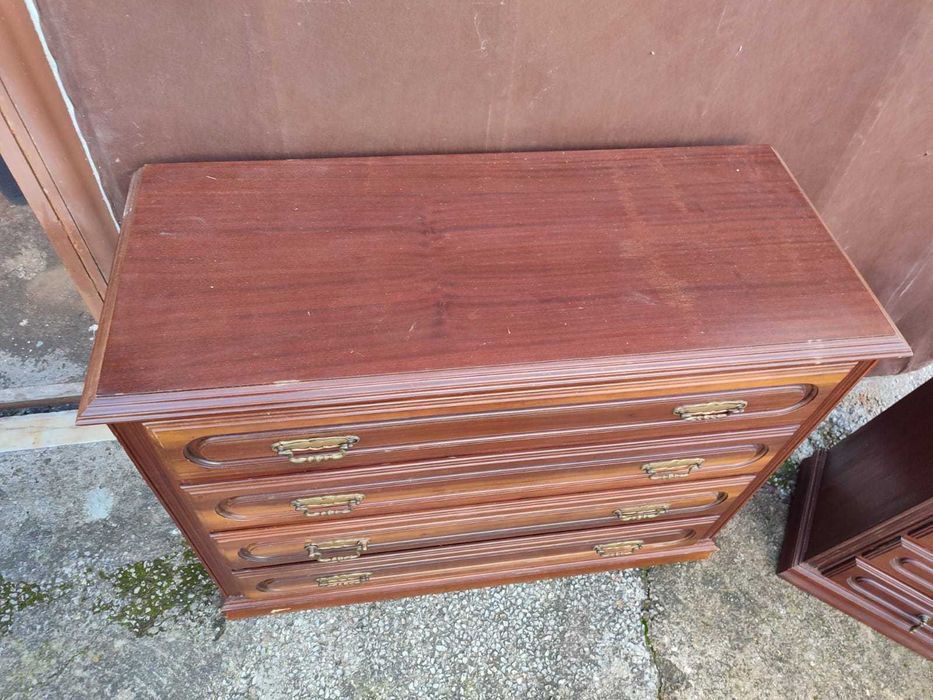 Cômoda com duas mesas cabeceiras