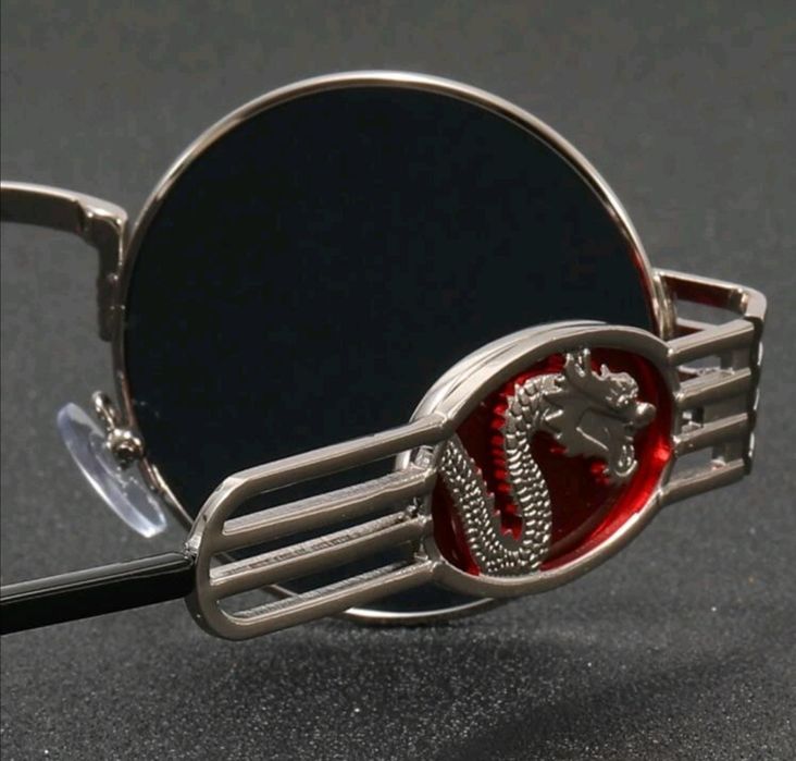 Vendo óculos escuros "prateados" (portes incluídos)