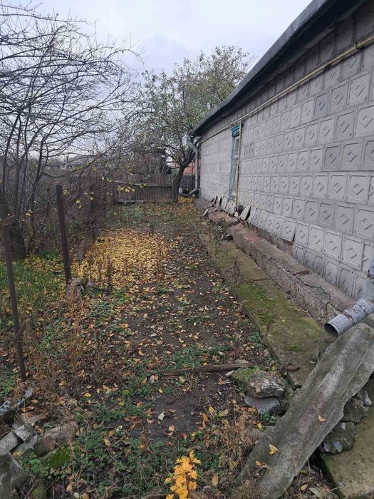 Продам газифицированный дом. Земли 44 сотки. Центр