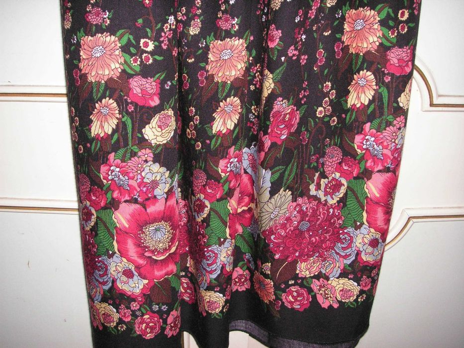 Vestido Verão com Aplicação e Alças e Vestido Castanho