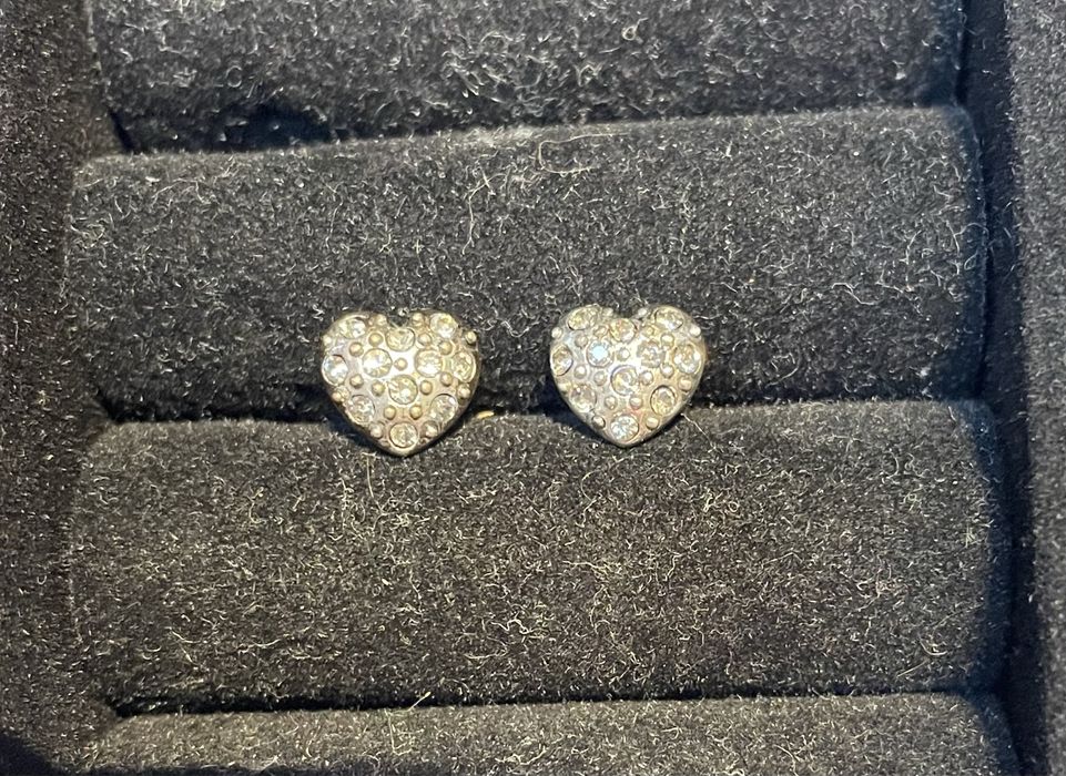 Kolczyki srebrne z cyrkoniammi serduczko Dyrberg/Kern