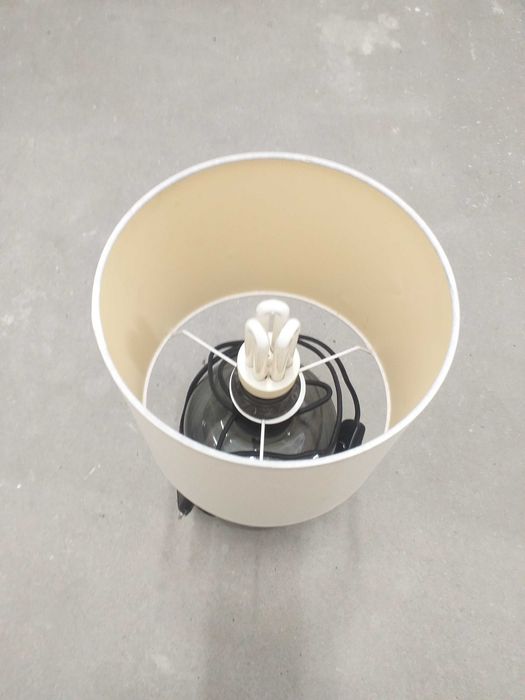 Lampka nocna na stolik