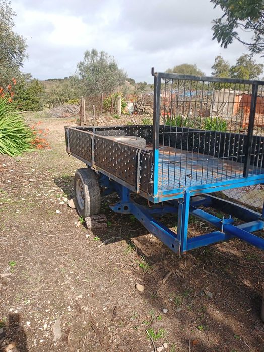 Atrelado para trator