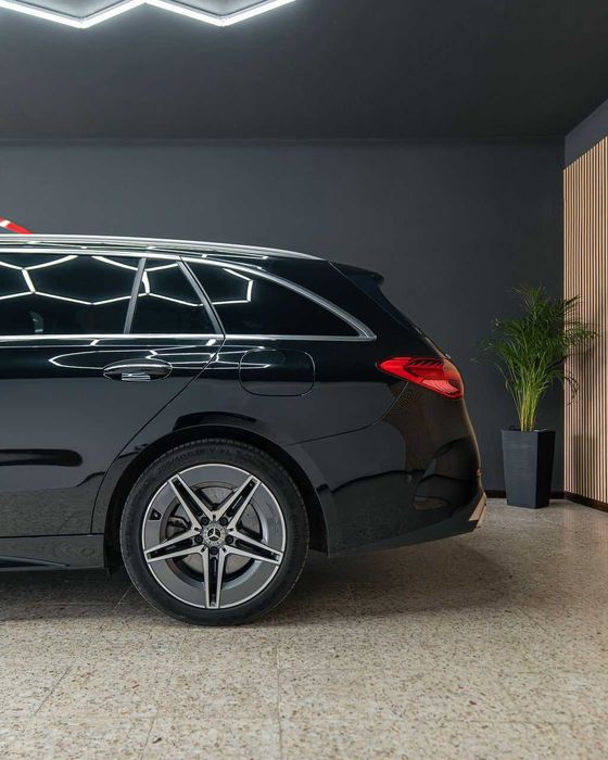 Mercedes-Benz C 300e  Hybrid AMG