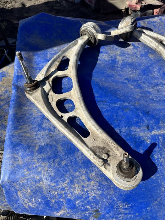 Передние рычаги BMW E46 318