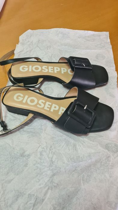 Sandálias Gioseppo