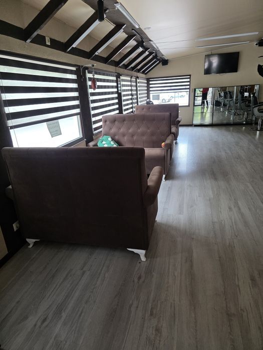 Барбершоп, у Херсоні ми працюємо.