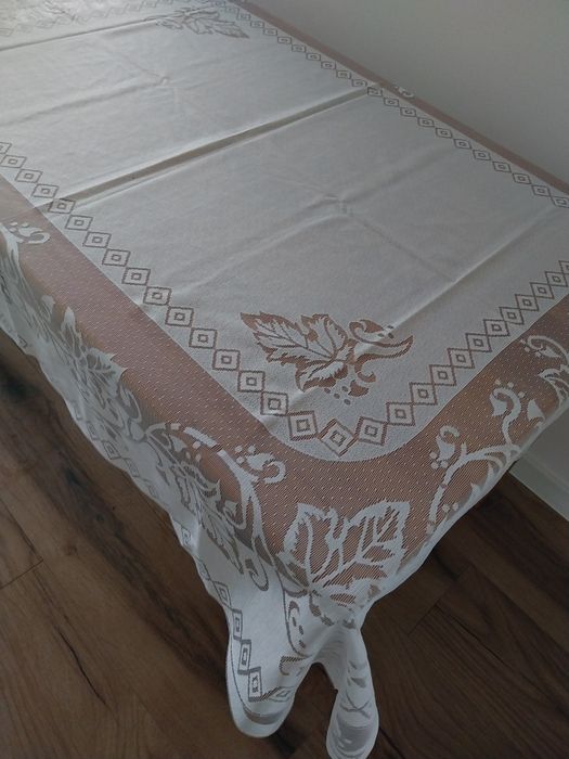 Obrus biały 120/155 Nowy