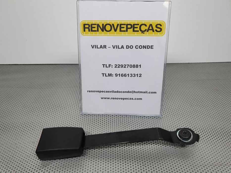 Encaixe de cinto frente direito RENAULT Clio III (BR0/1, CR0/1)
