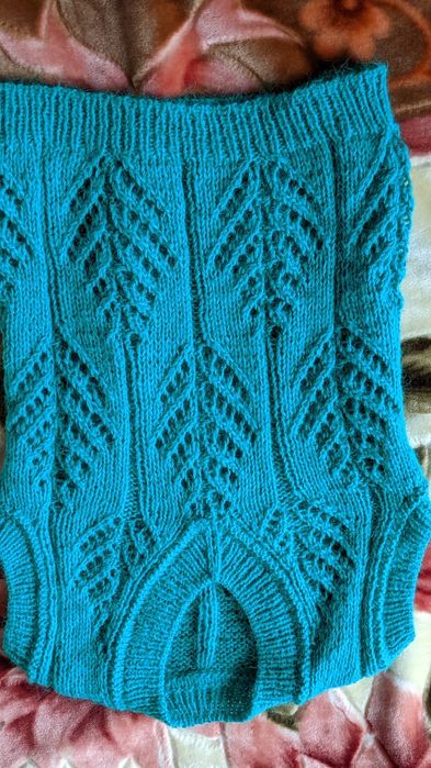 Безрукавка вязаная