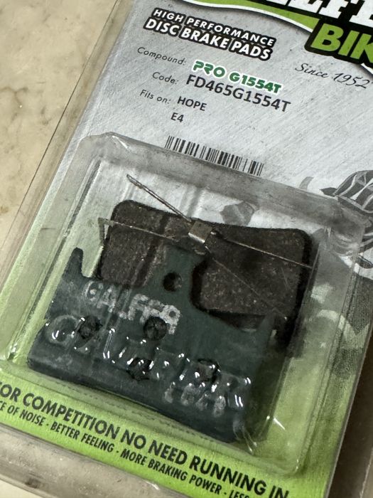 Pedais Novos Ritchey  Selim Fizik pastilhas Galfer Hope