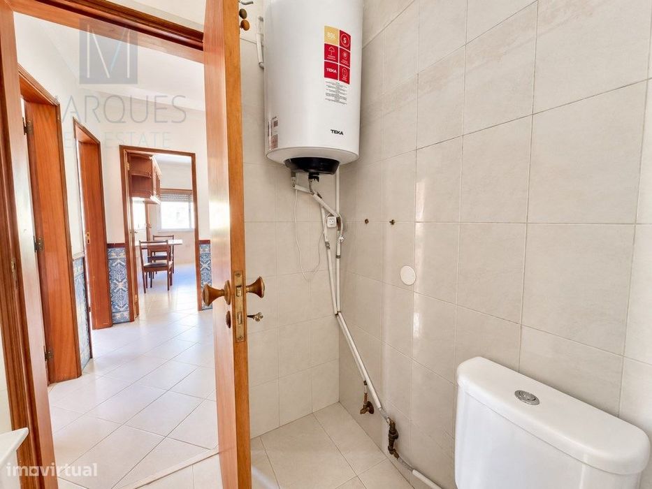 Apartamento T2 com Arrecadação em Casais de Mem Martins - Rio de Mouro