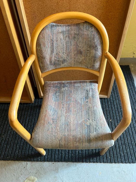 Krzesła tapicerowane